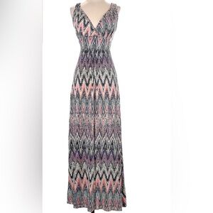 V-Neck Jersey Maxi Dress. Small.